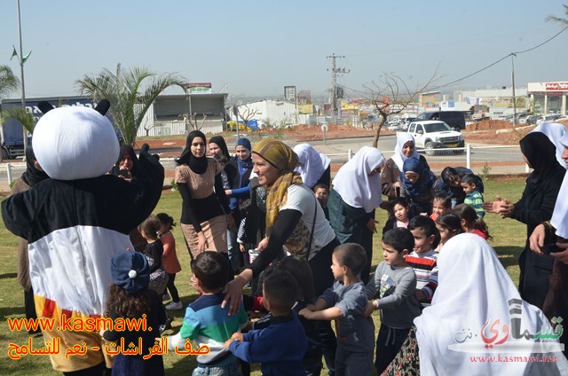 فيديو: صف الفراشات يطير كالفراشات في احضان منتزه عبد الكريم قاسم 